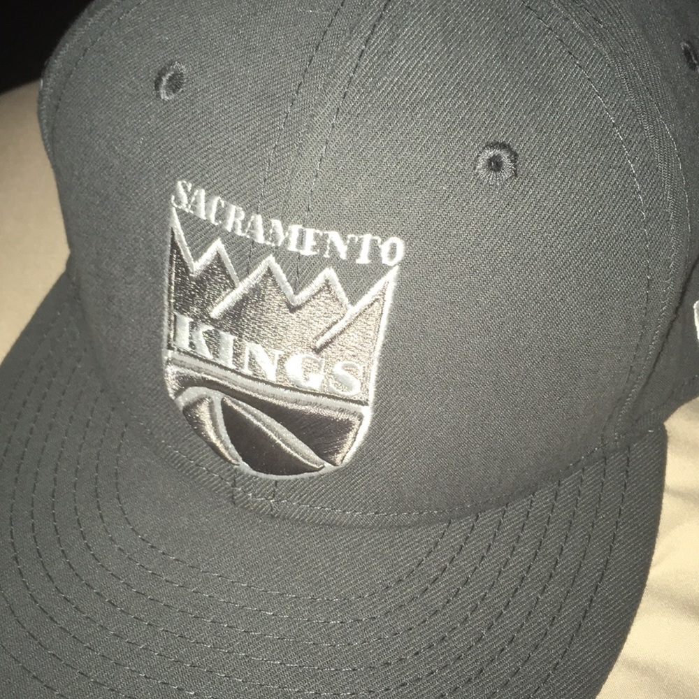 Sacramento kings new era fitted hat grey